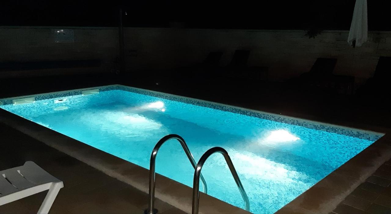 Apartments & Rooms Villa Adamovic 우마그 외부 사진
