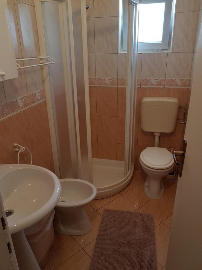 Apartments & Rooms Villa Adamovic 우마그 외부 사진