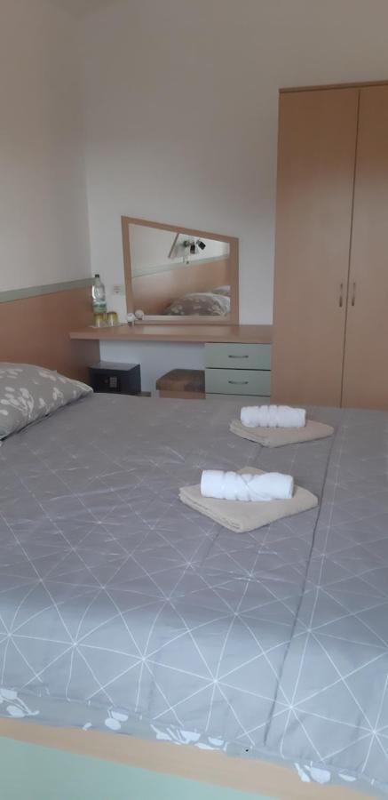 Apartments & Rooms Villa Adamovic 우마그 외부 사진