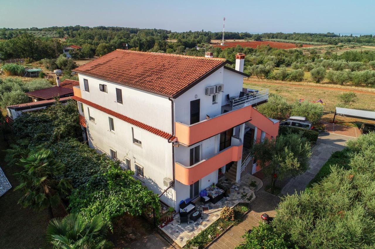 Apartments & Rooms Villa Adamovic 우마그 외부 사진