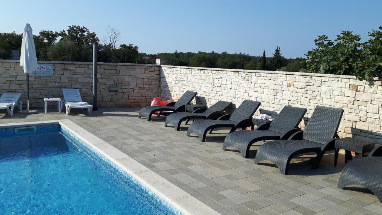 Apartments & Rooms Villa Adamovic 우마그 외부 사진