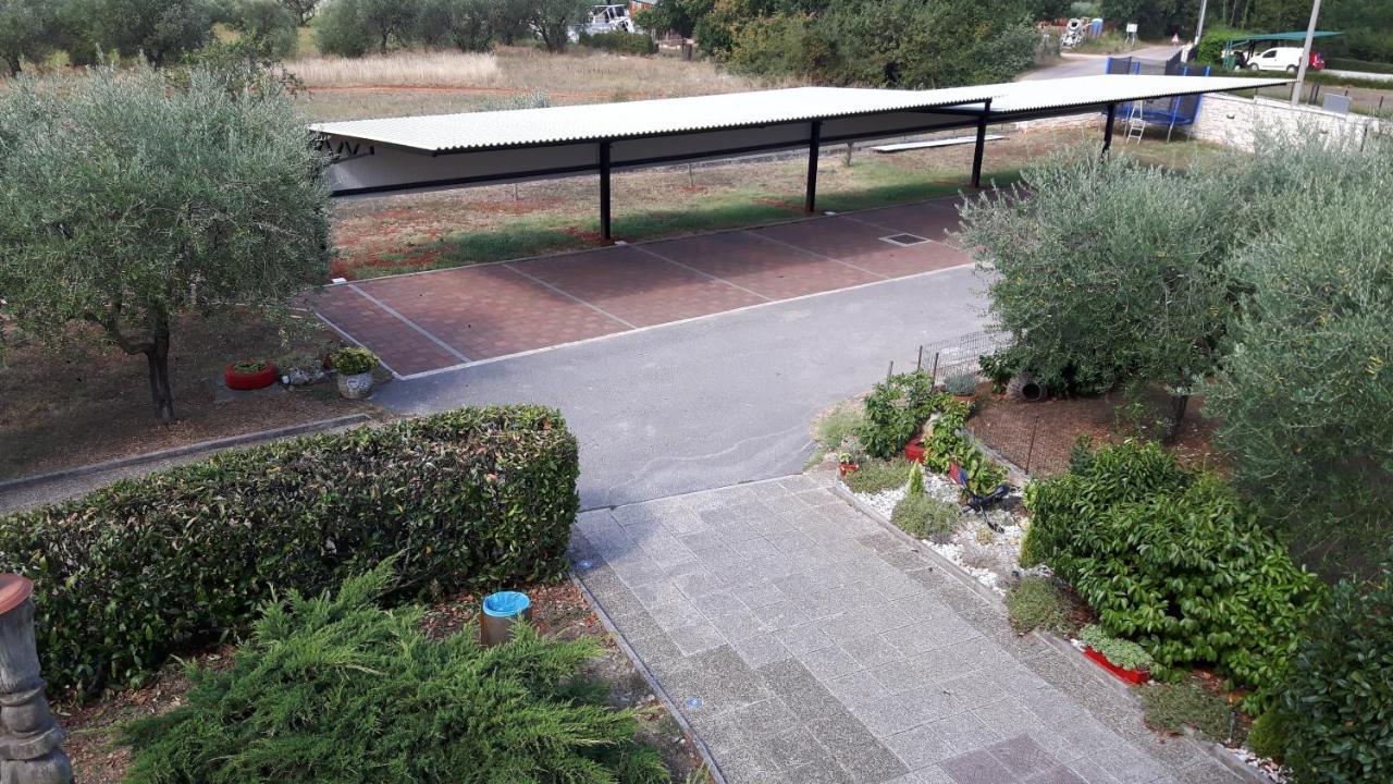 Apartments & Rooms Villa Adamovic 우마그 외부 사진
