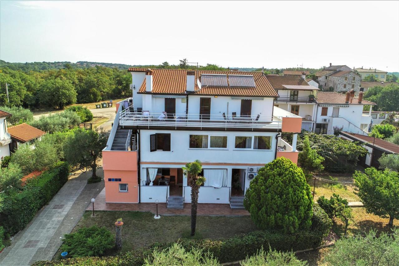 Apartments & Rooms Villa Adamovic 우마그 외부 사진